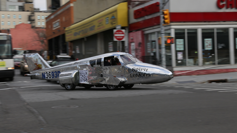 Illustration for article titled I Drove A Cessna Through Times Square And It Was Incredible